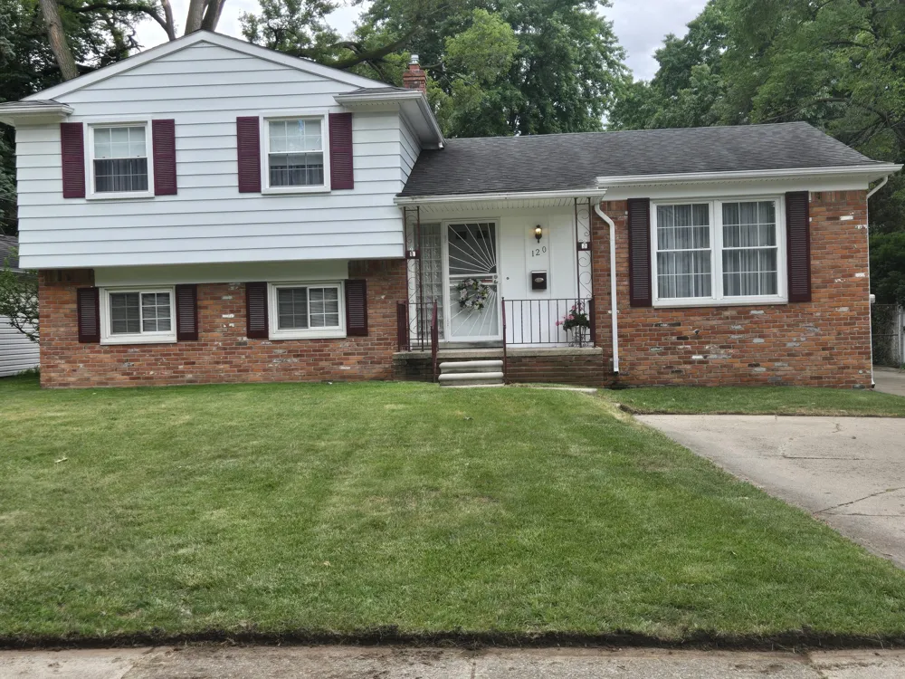120 E Houstonia Avenue Royal Oak, MI 48073