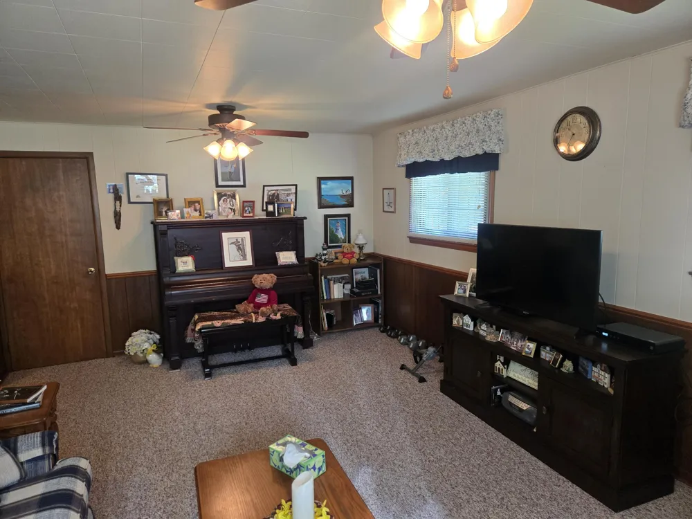 120 E Houstonia Avenue Royal Oak, MI 48073