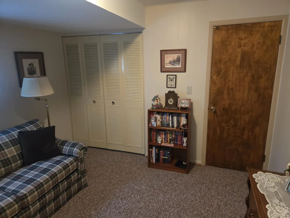 120 E Houstonia Avenue Royal Oak, MI 48073