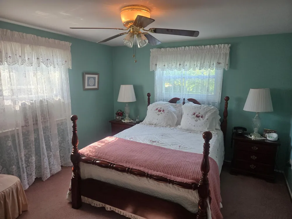 120 E Houstonia Avenue Royal Oak, MI 48073