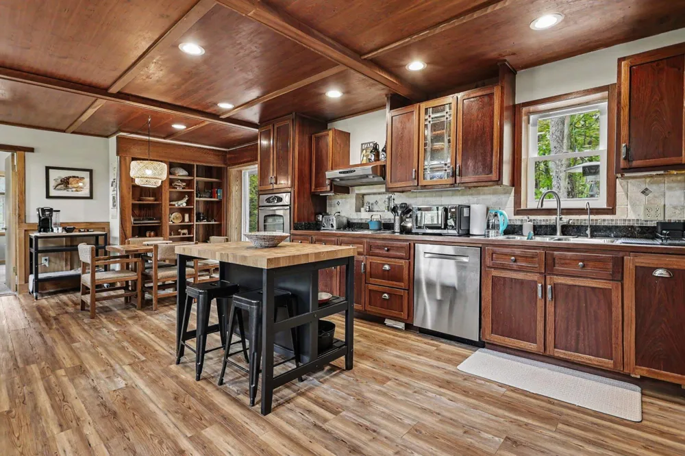 10953 Red Bud Trail Berrien Springs, MI 49103
