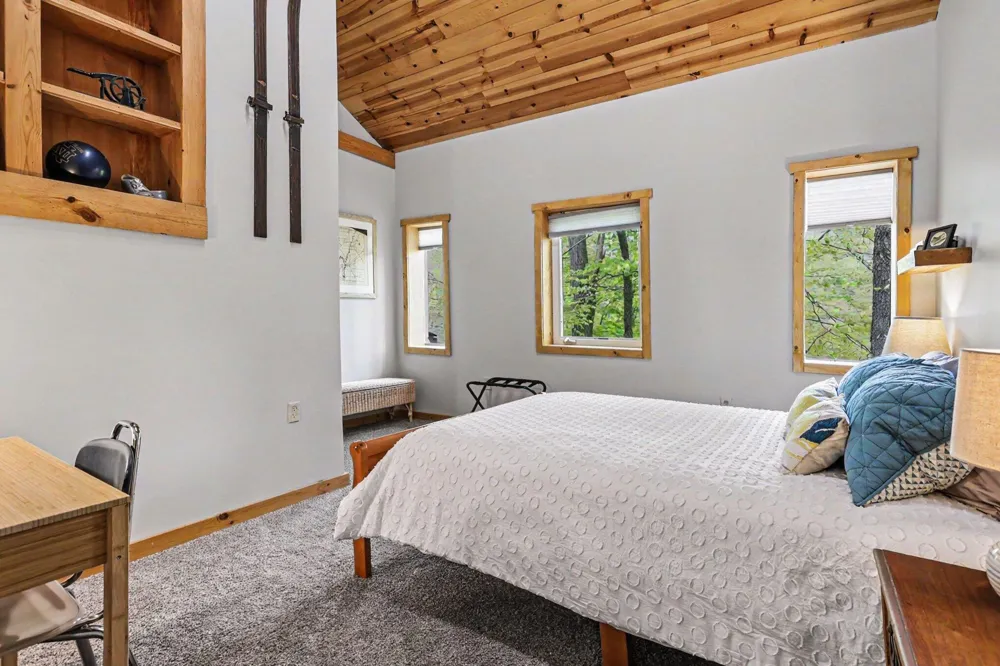 10953 Red Bud Trail Berrien Springs, MI 49103