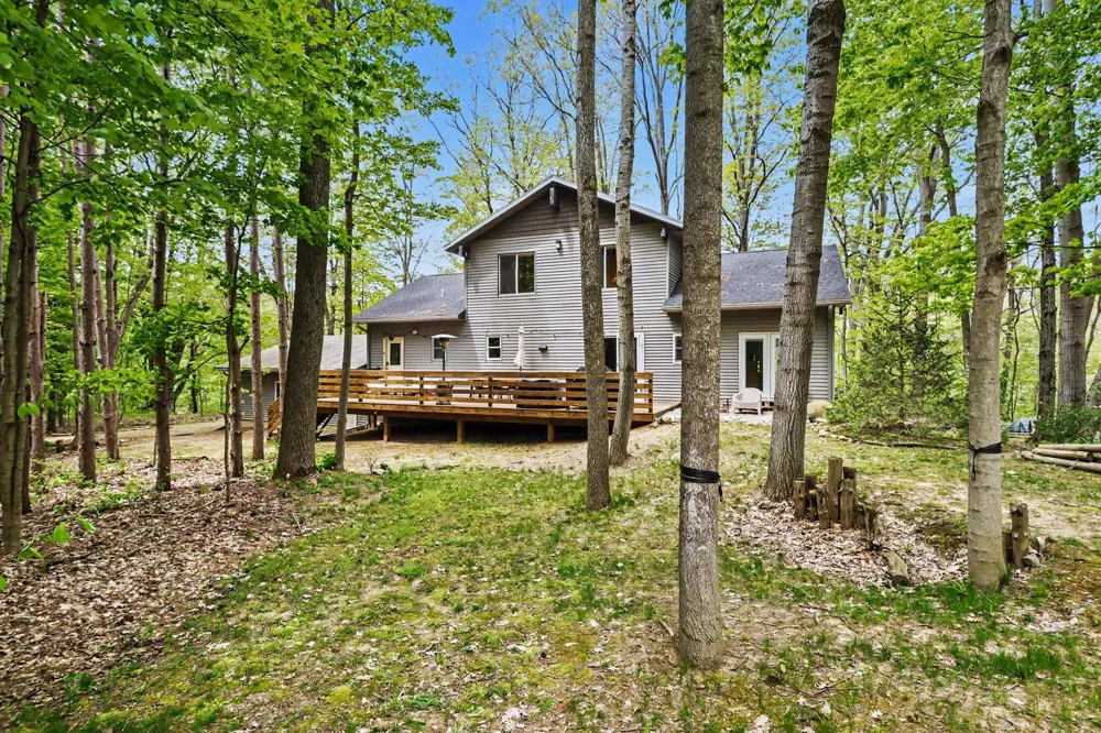10953 Red Bud Trail Berrien Springs, MI 49103
