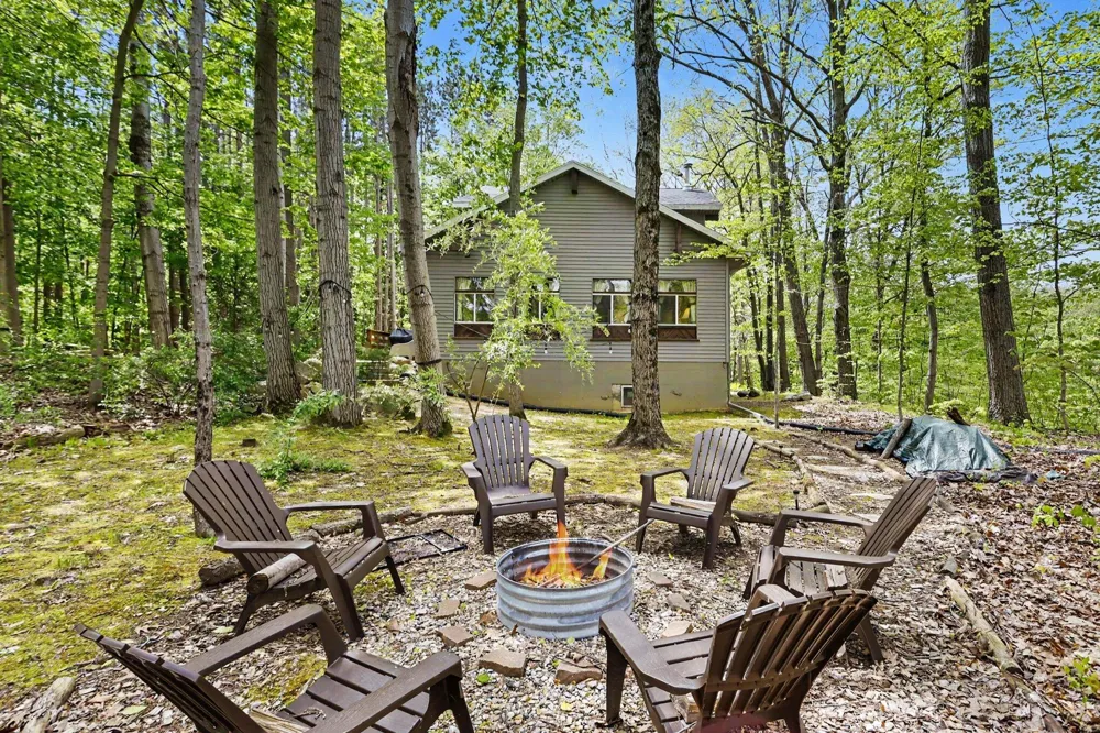 10953 Red Bud Trail Berrien Springs, MI 49103