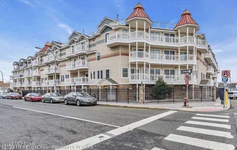 21 Blaine Avenue #8