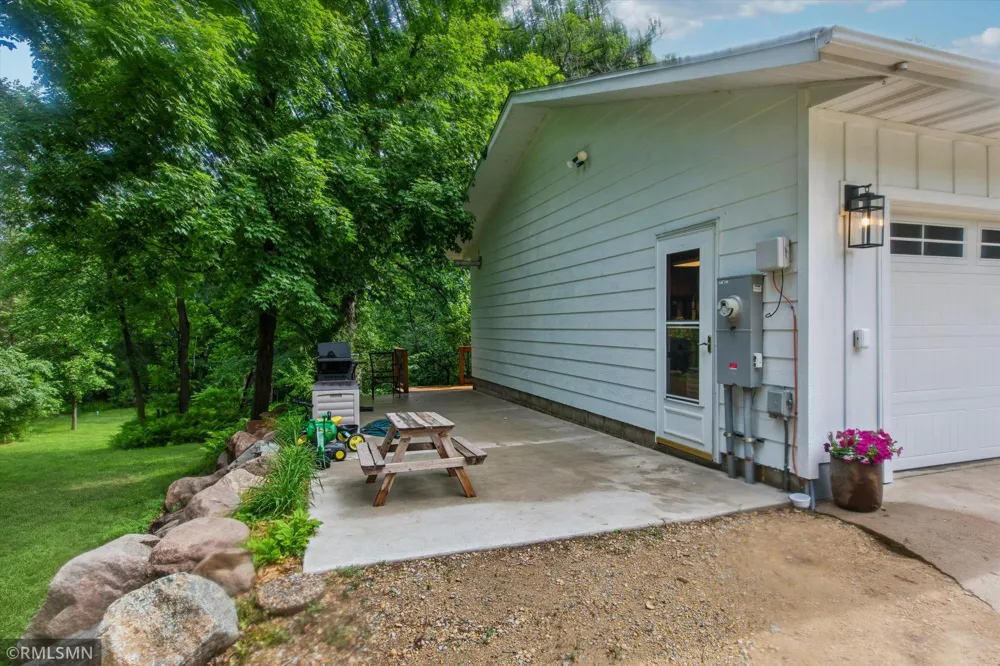 5783 Wildwood Road Cannon Falls, MN 55009