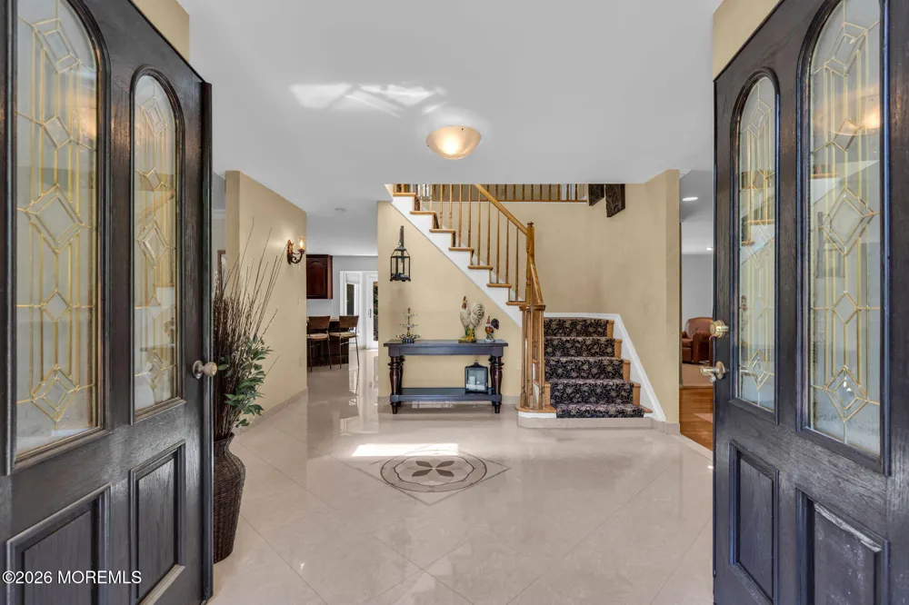 9 Woodcrest Terrace Manalapan, NJ 07726