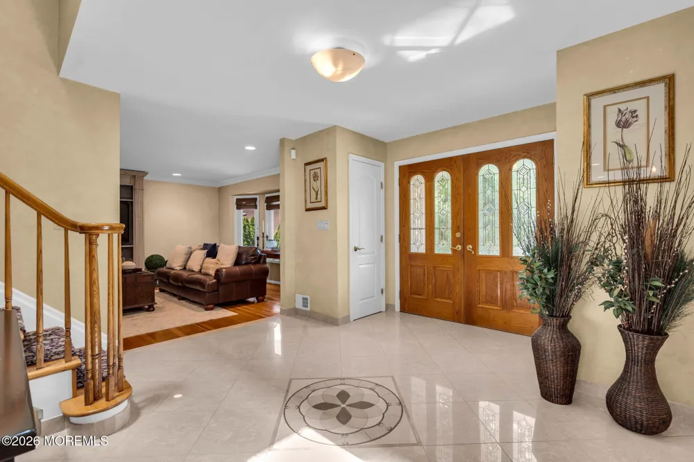 9 Woodcrest Terrace Manalapan, NJ 07726
