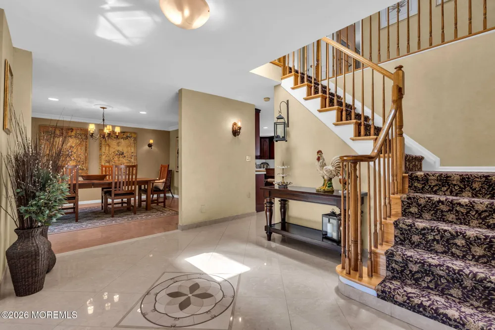 9 Woodcrest Terrace Manalapan, NJ 07726