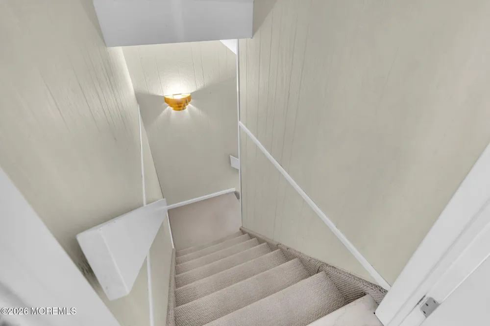 9 Woodcrest Terrace Manalapan, NJ 07726
