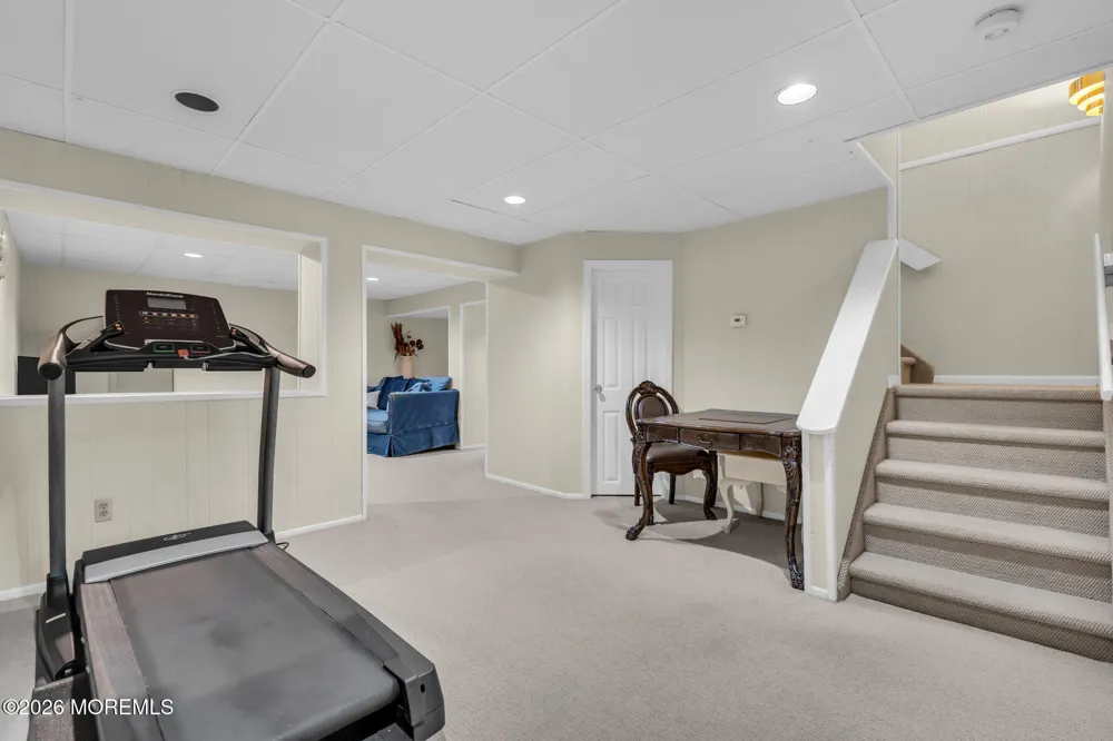 9 Woodcrest Terrace Manalapan, NJ 07726