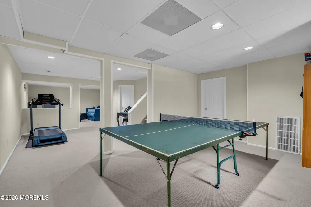 9 Woodcrest Terrace Manalapan, NJ 07726