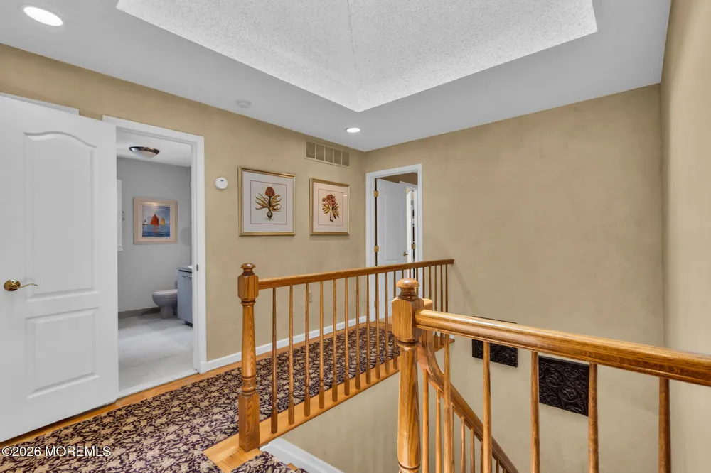 9 Woodcrest Terrace Manalapan, NJ 07726
