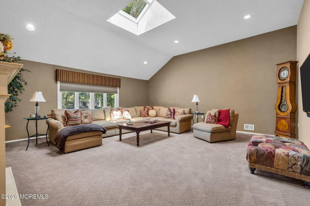 9 Woodcrest Terrace Manalapan, NJ 07726