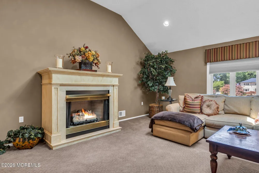 9 Woodcrest Terrace Manalapan, NJ 07726