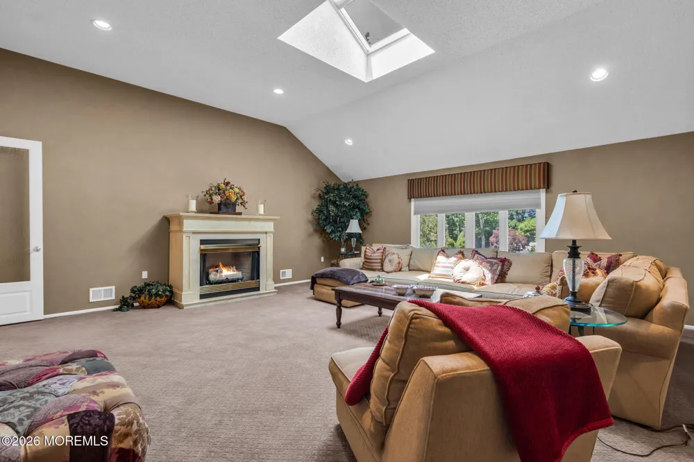 9 Woodcrest Terrace Manalapan, NJ 07726
