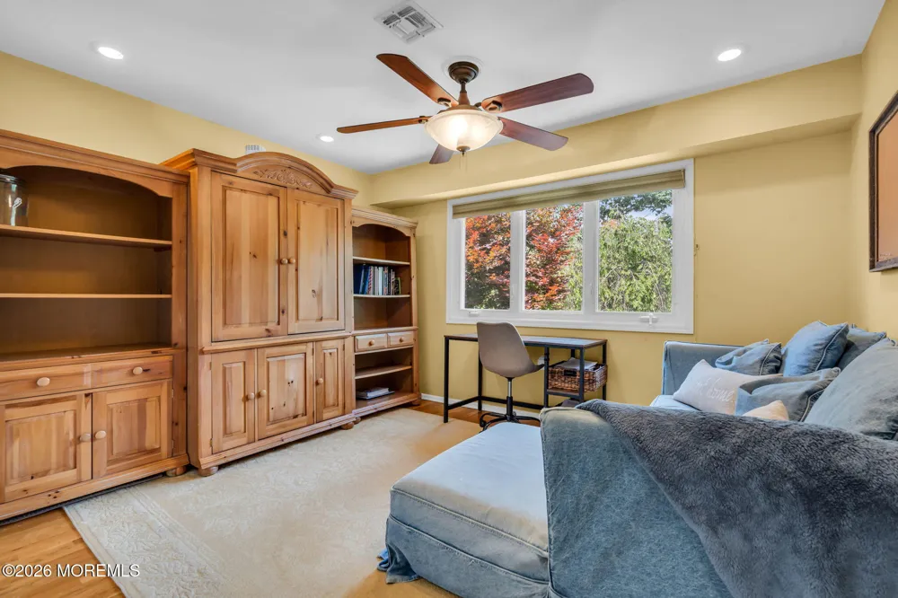 9 Woodcrest Terrace Manalapan, NJ 07726