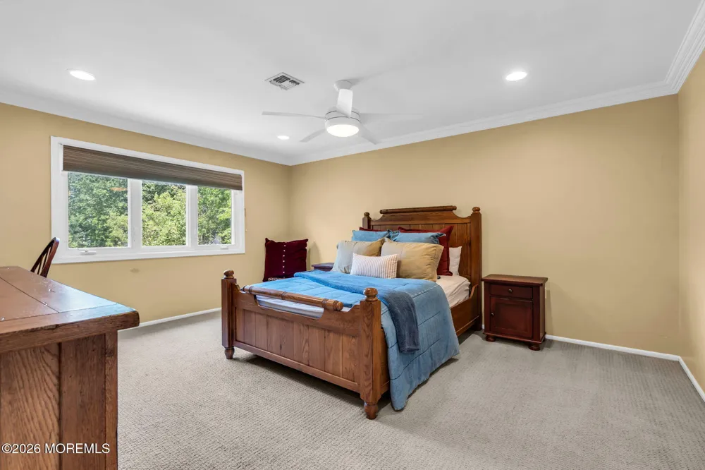9 Woodcrest Terrace Manalapan, NJ 07726
