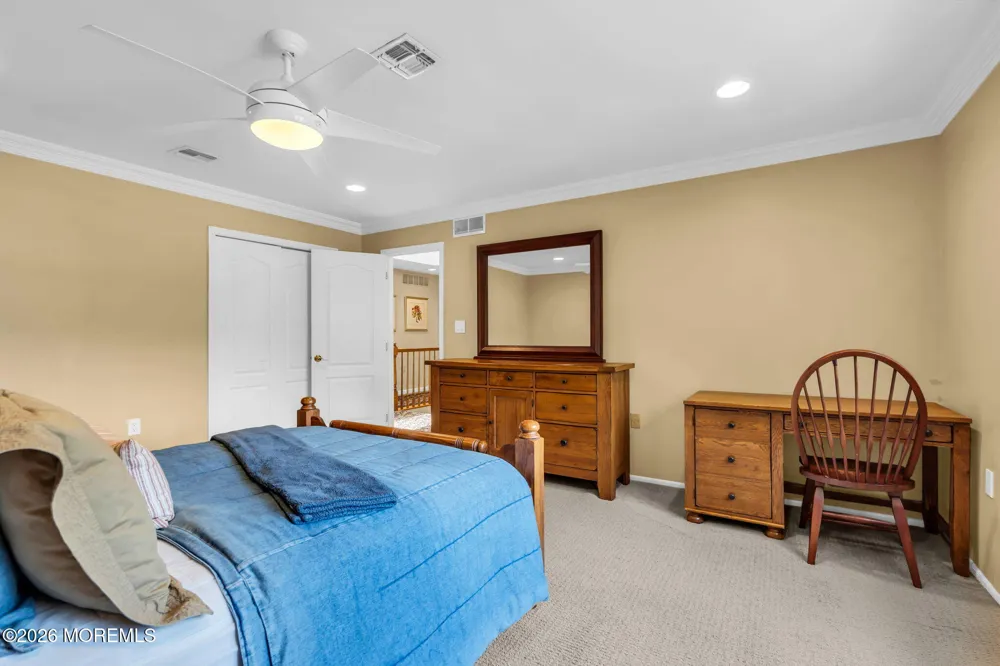 9 Woodcrest Terrace Manalapan, NJ 07726