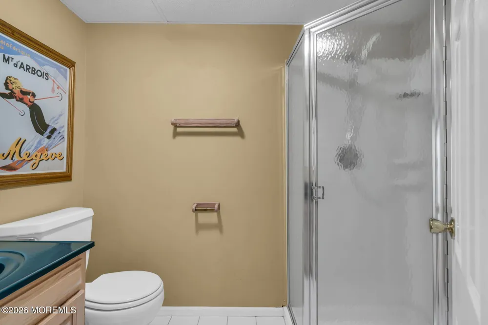 9 Woodcrest Terrace Manalapan, NJ 07726