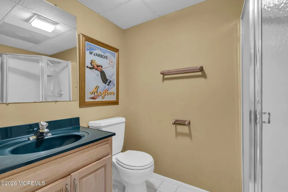9 Woodcrest Terrace Manalapan, NJ 07726