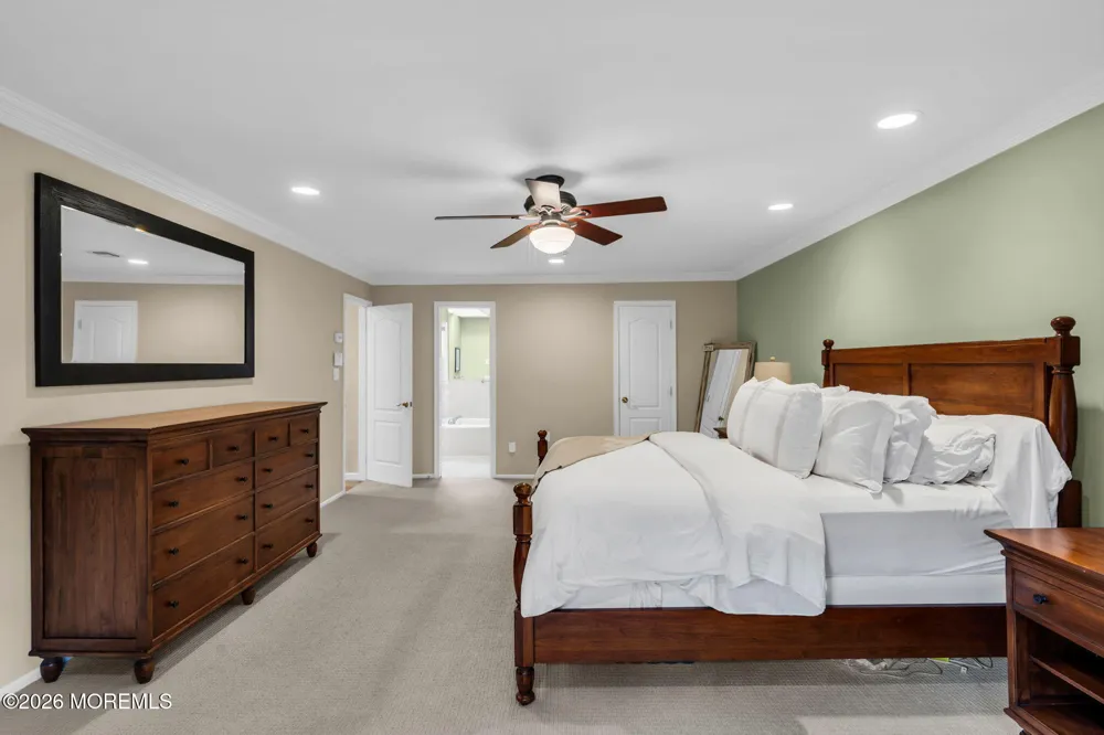 9 Woodcrest Terrace Manalapan, NJ 07726