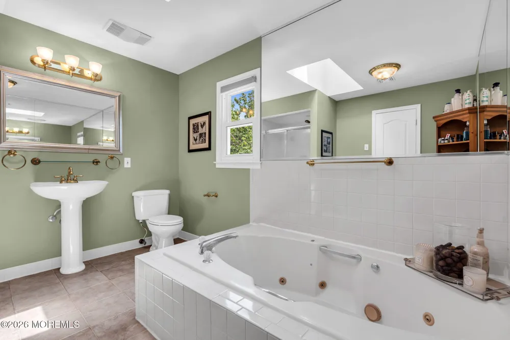 9 Woodcrest Terrace Manalapan, NJ 07726