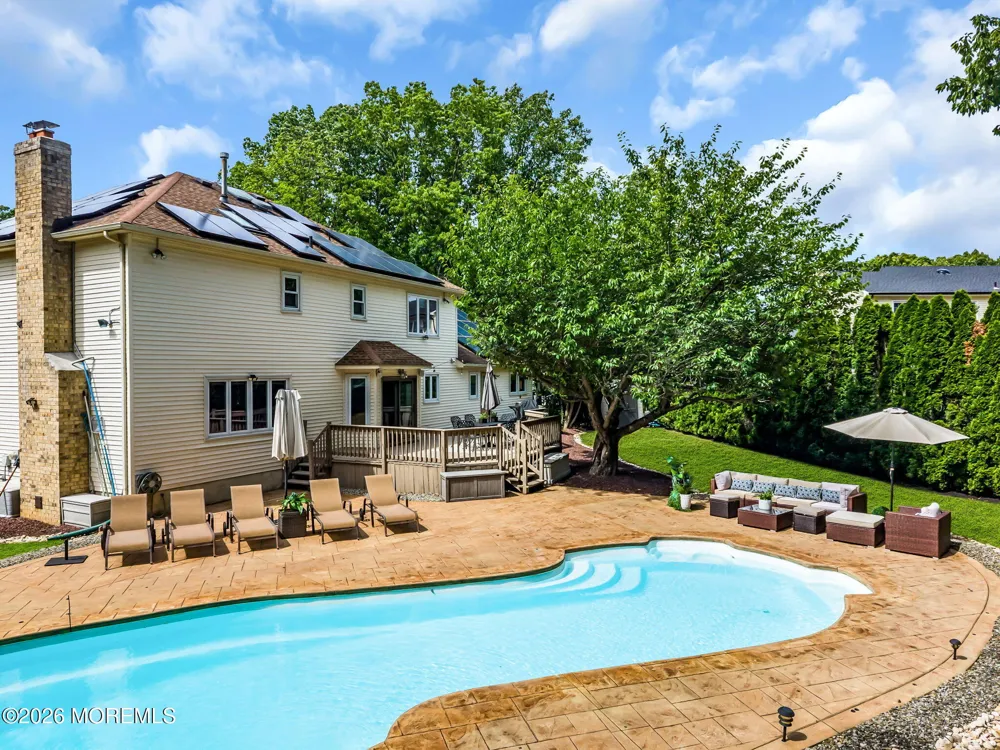 9 Woodcrest Terrace Manalapan, NJ 07726