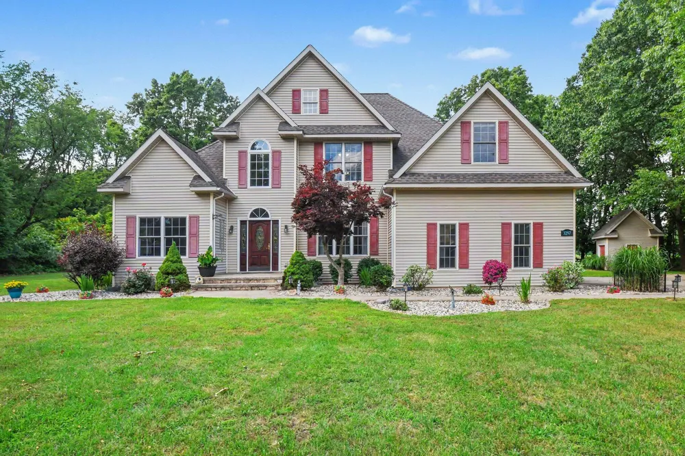 3297 W Front Street Buchanan, MI 49107