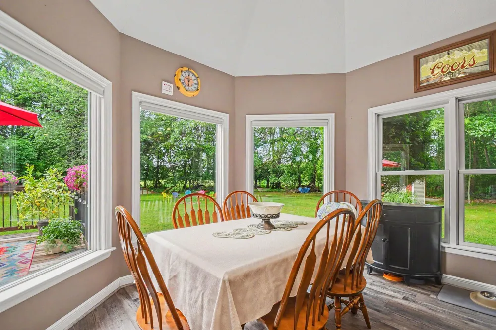 3297 W Front Street Buchanan, MI 49107