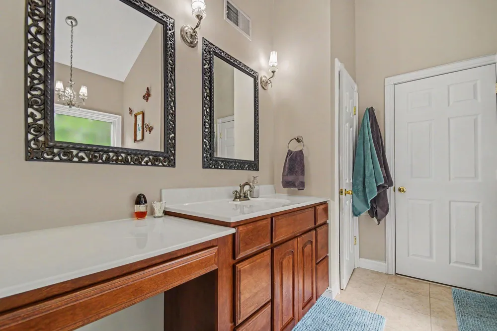 3297 W Front Street Buchanan, MI 49107