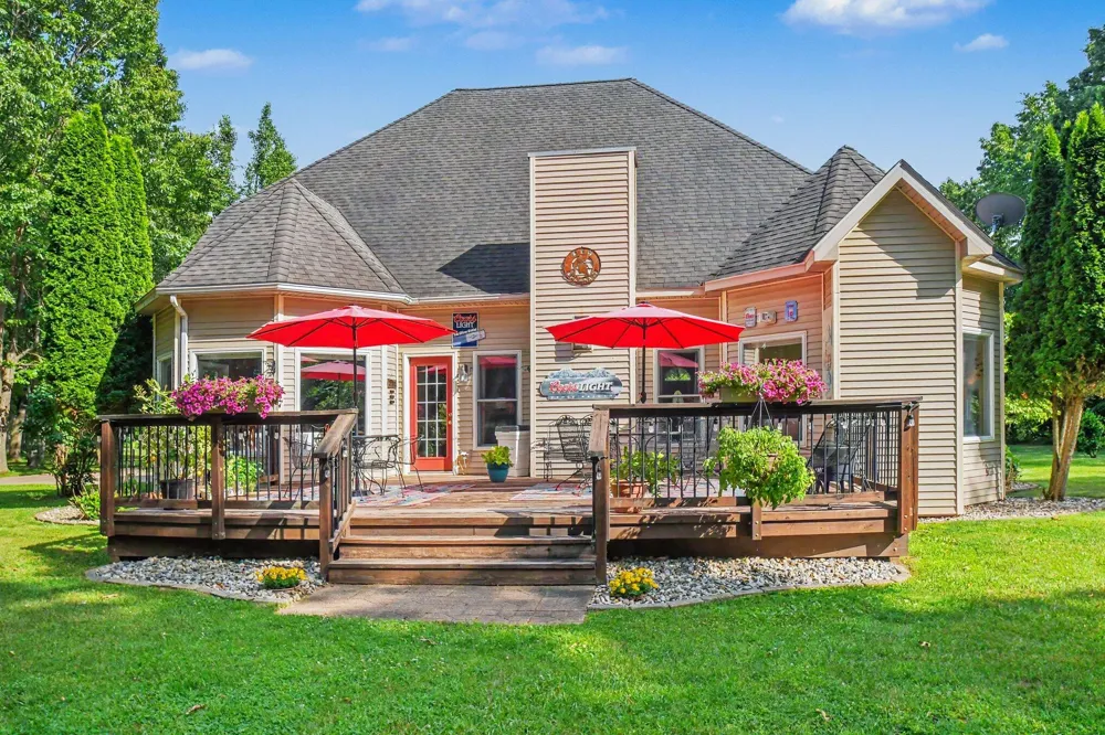 3297 W Front Street Buchanan, MI 49107