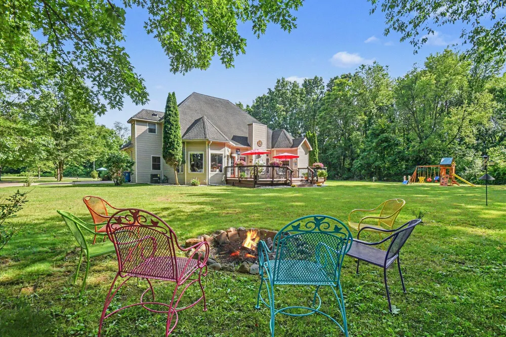 3297 W Front Street Buchanan, MI 49107
