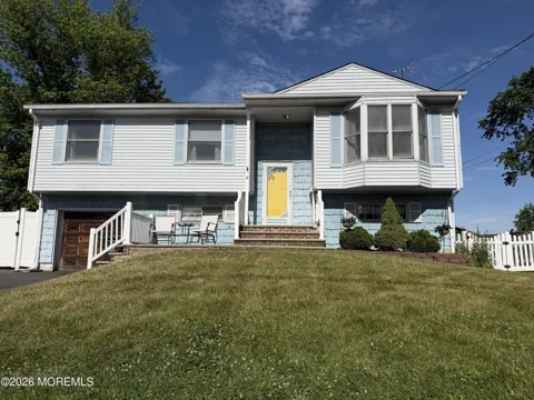 8 Lake Avenue