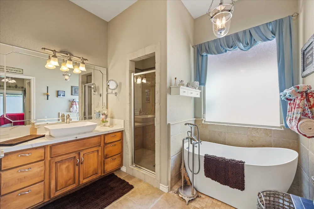 110 Valley View Glen Rose, TX 76043