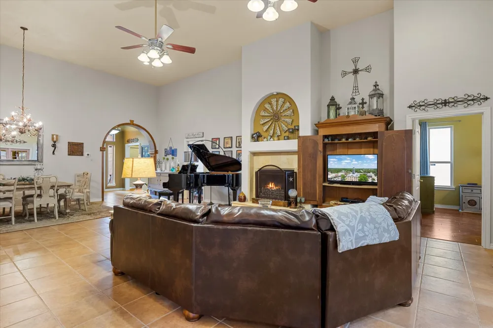 110 Valley View Glen Rose, TX 76043