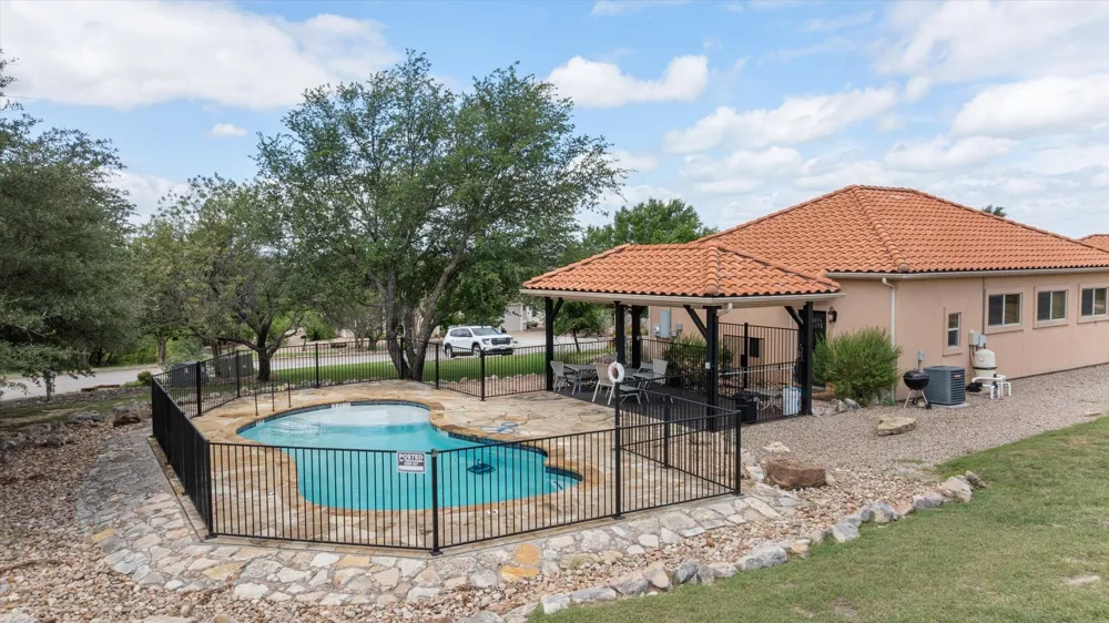 110 Valley View Glen Rose, TX 76043