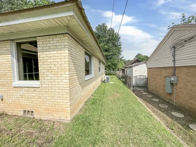 2302 Akin Street Texarkana, TX 75501