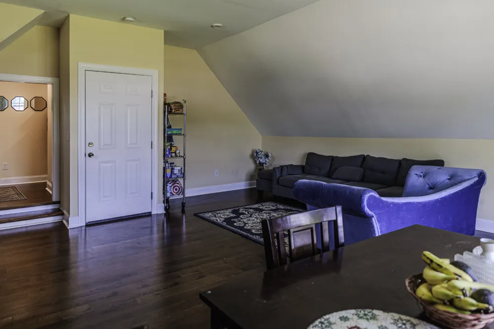 2042 Grandstand Dr Lascassas, TN 37085