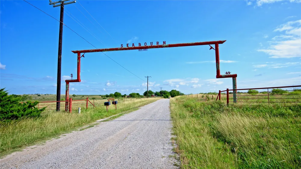 576 Seabourn Road Henrietta, TX 76365