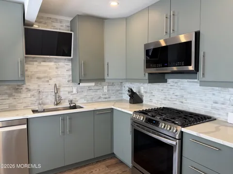 15 Beachway Avenue #10