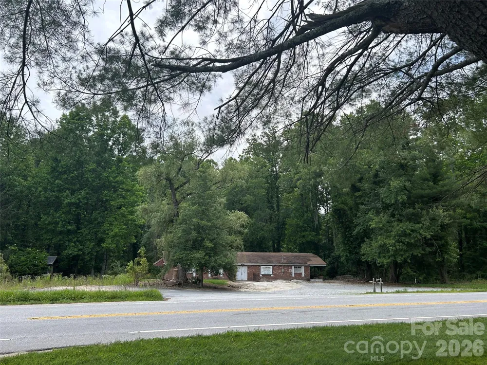 3177 Haywood Road Hendersonville, NC 28791