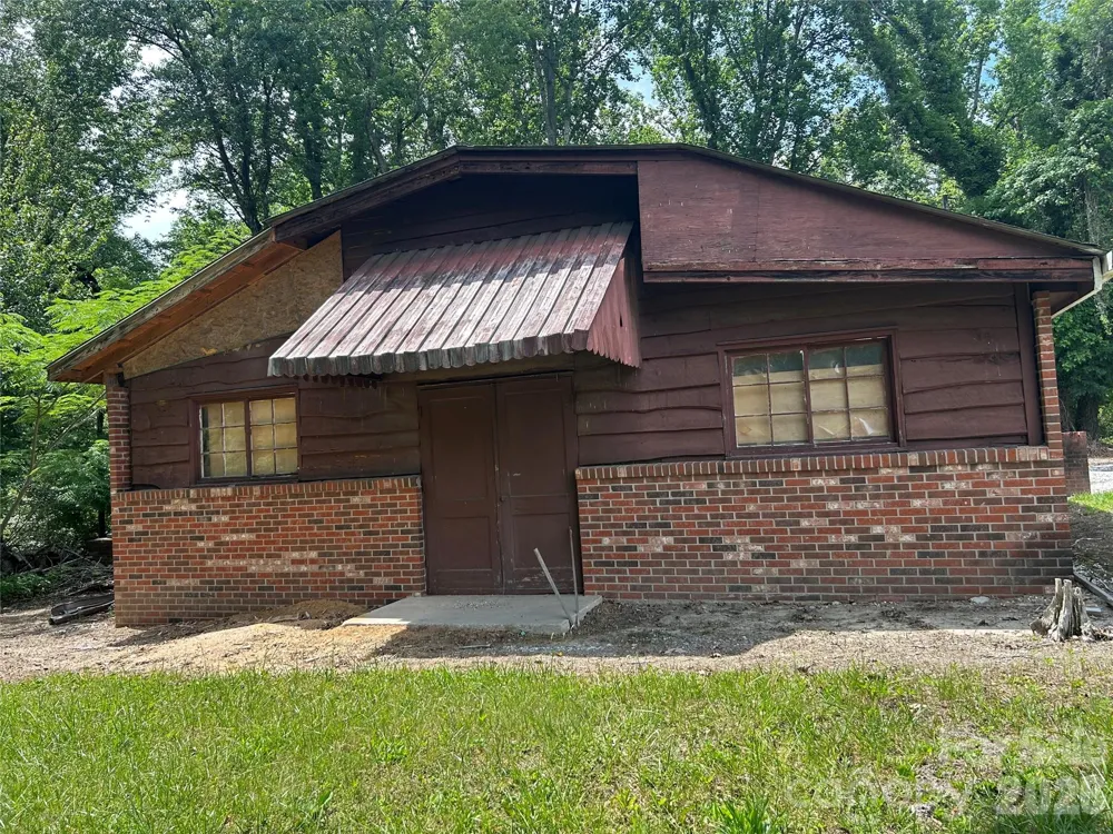 3177 Haywood Road Hendersonville, NC 28791