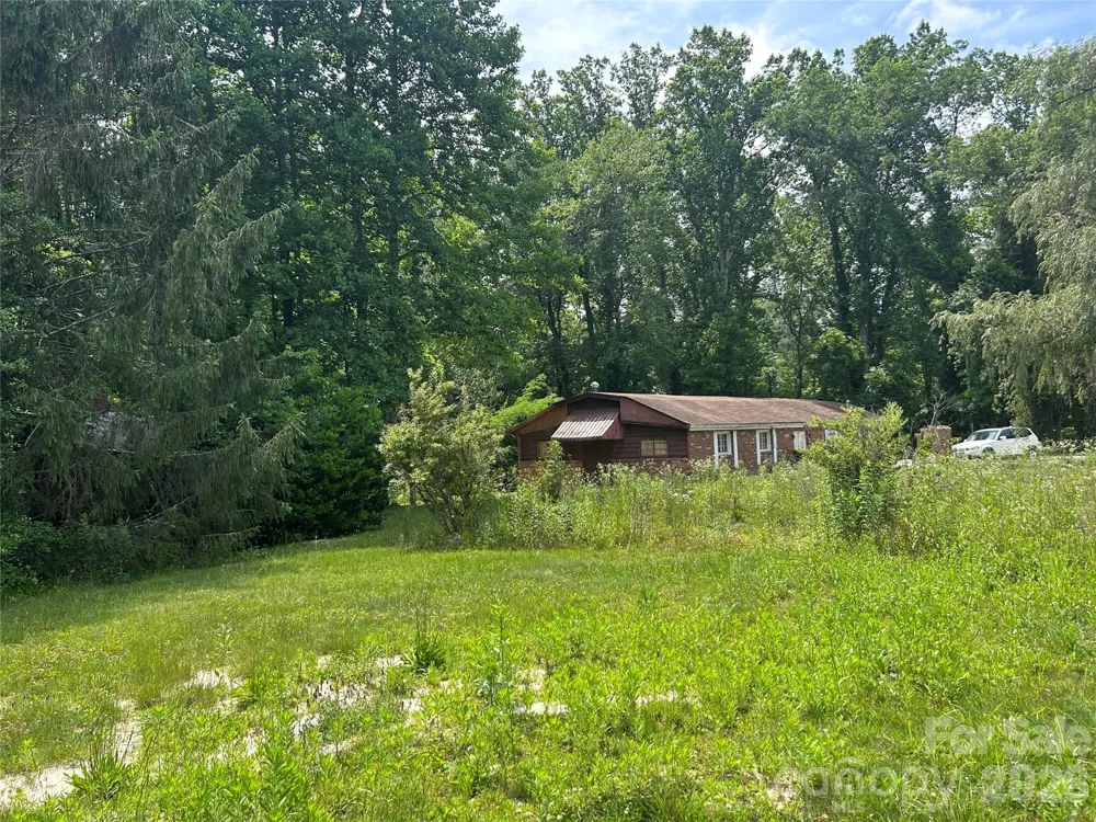 3177 Haywood Road Hendersonville, NC 28791