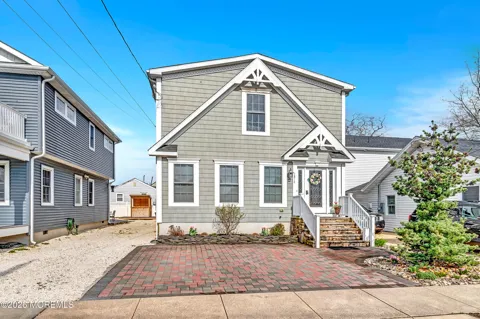 1814 Briarwood Terrace