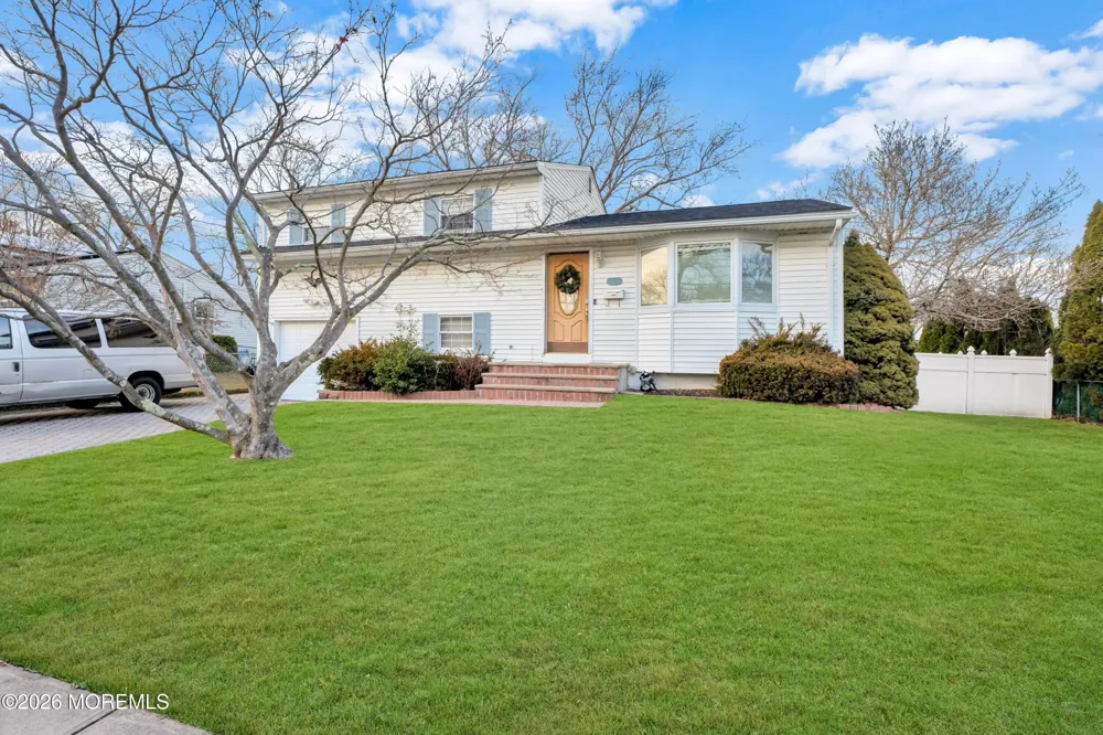 1121 Darlene Avenue Ocean, NJ 07712