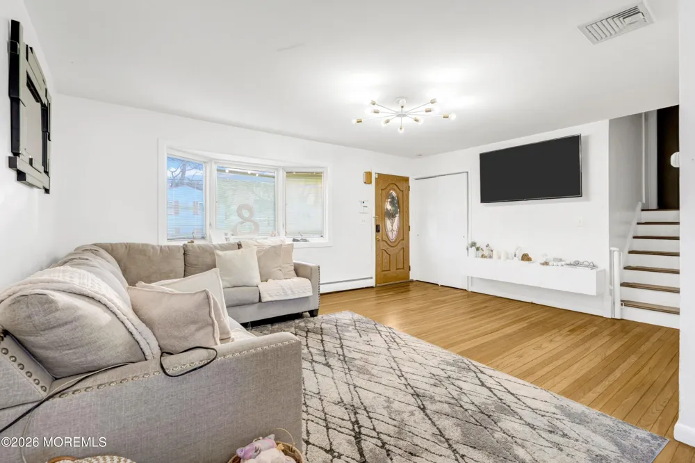 1121 Darlene Avenue Ocean, NJ 07712