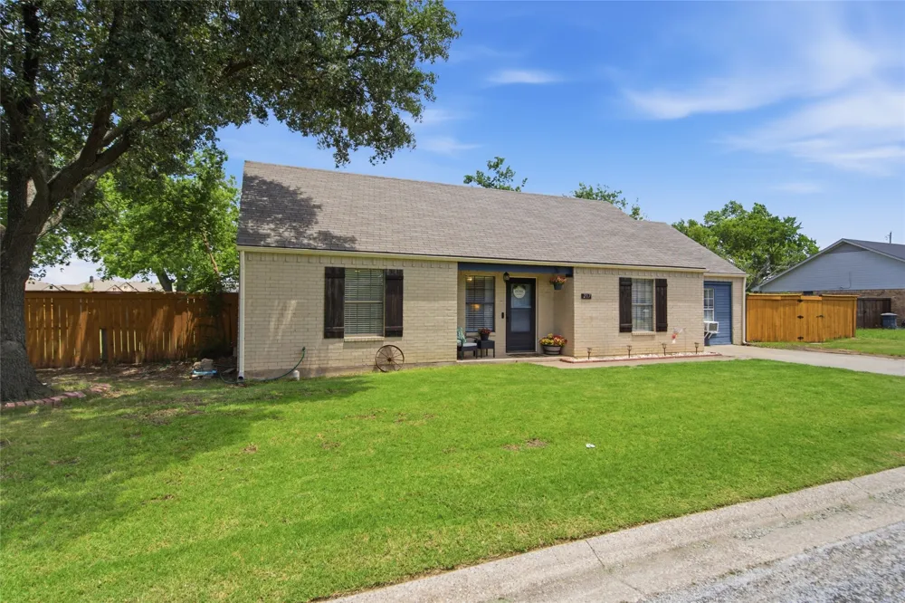 217 Laramie Circle Pilot Point, TX 76258