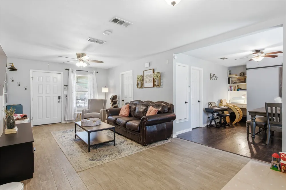 217 Laramie Circle Pilot Point, TX 76258