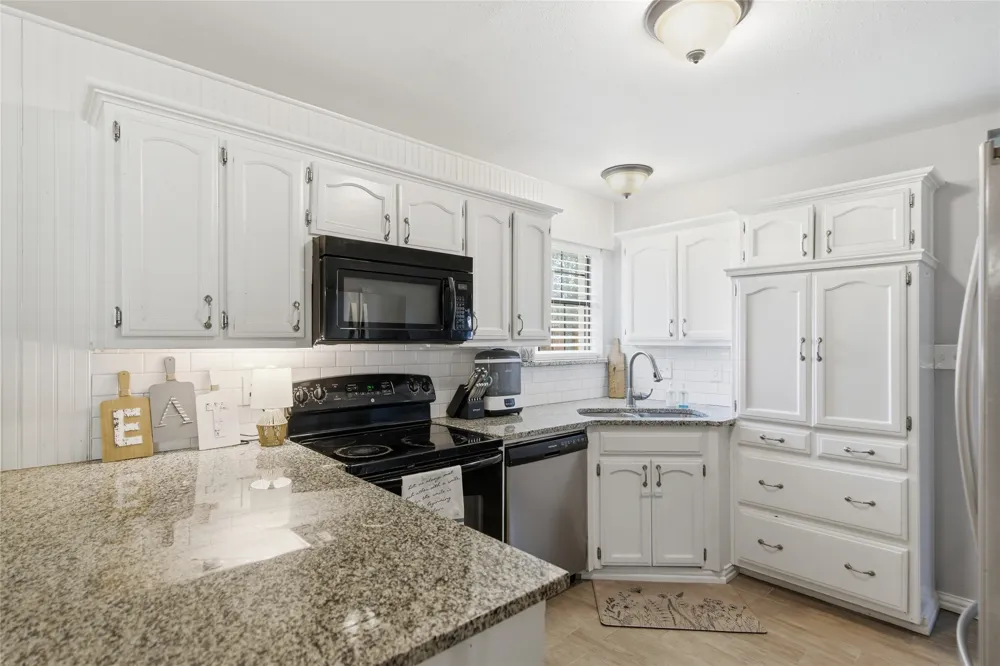 217 Laramie Circle Pilot Point, TX 76258